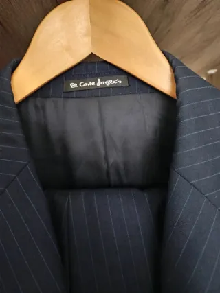 Traje de raya gris hombre