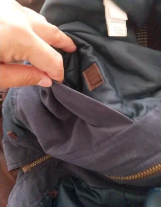 Abrigo hombre marrón y azul