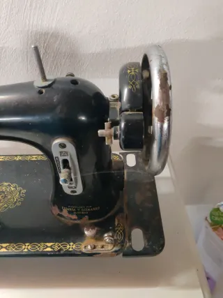 Máquina de coser antigua Sigma