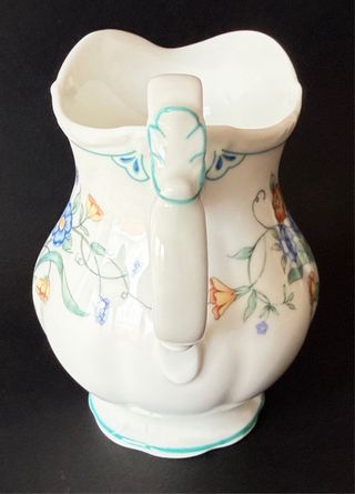 Jarra Royal Albert “Hamlyn”