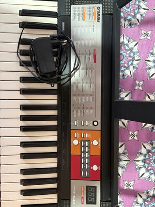 Teclado Yamaha F50