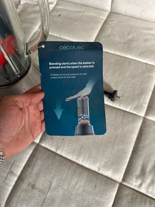 Batidora Cecotec con vaso de cristal