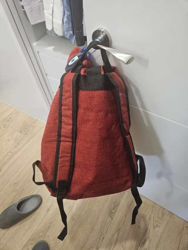 Mochila grande roja