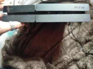 PlayStation 4 PS4 Sony Negra no enchega sin mando