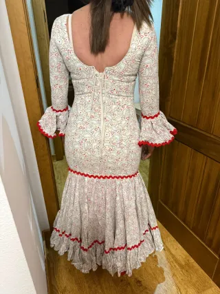 Traje de flamenca blanco y rojo