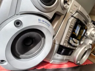 Minicadena Panasonic SA-AK300 Bi-amplificado 5cds