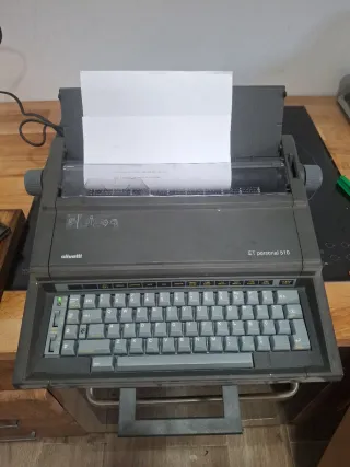 Máquina de escribir eléctrica Olivetti ET 510
