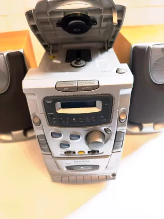 Equipo música Radiotone con CD + Radio + Cassete