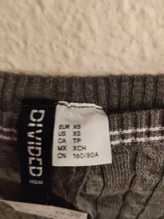 Chaqueta corta Divided gris botones de H&M