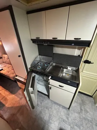 Caravana Hobby 4 plazas - 750kg