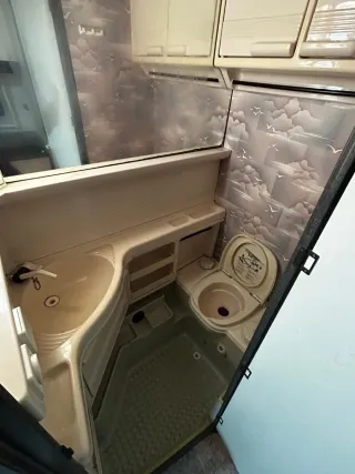 Caravana Hobby 4 plazas - 750kg