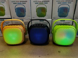 Altavoz Bluetooth Portátil RGB Greatnice