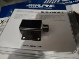 Amplificador Alpine X-A90M + Regulador RUX-KNOB.2