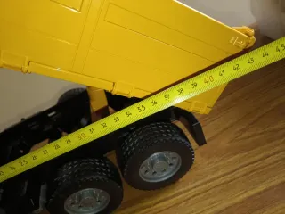 Camión de Juguete Bruder Volquete Rojo y Amarillo