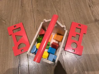 Casa de formas geométricas para bebés