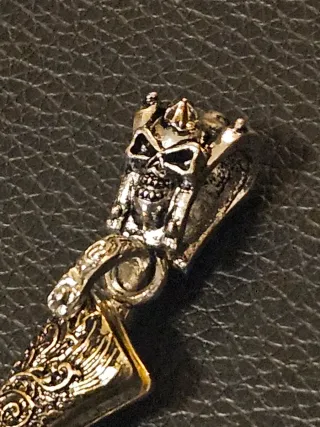 Colgante Revólver Chapado Oro y Plata