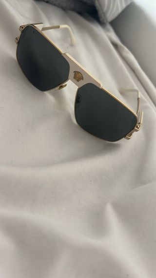 Gafas de sol Versace doradas y blancas NegoNegoc