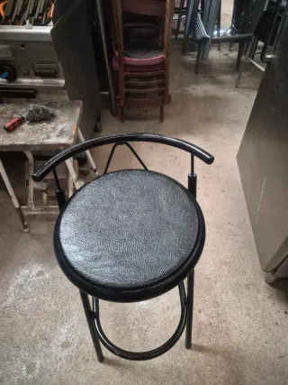 Taburete alto regulable