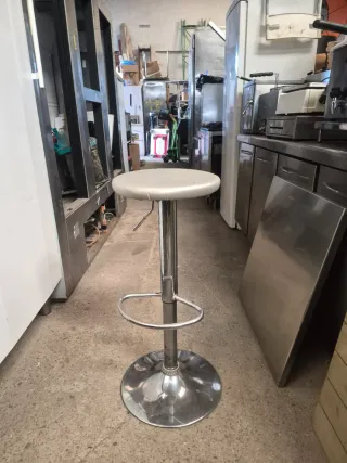 Taburete alto regulable