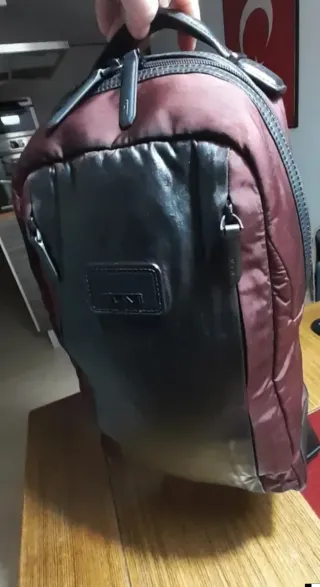 Bolso Tumi Negro/Rojo