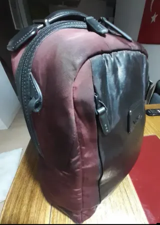 Bolso Tumi Negro/Rojo