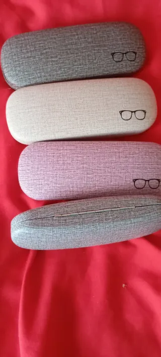 4 Fundas para Gafas