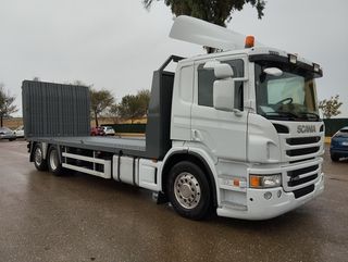 Scania P 400-CAMIONES PORTAMAQUINARIAS