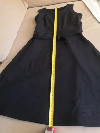 Vestido Midi negro con cinturón, de entretiempo