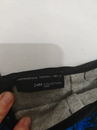 Falda estampada azul y negra