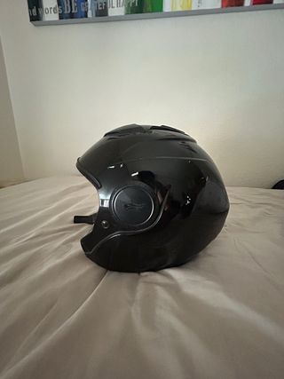 Casco de moto negro