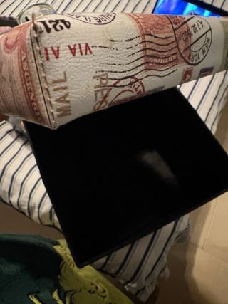 Caja amplia decorativa con diseño de sellos