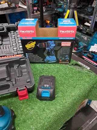 Trapano avvitatore doppia batteria