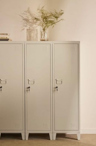 Armario taquilla de acero beige