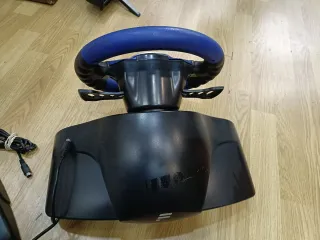 Volante Fanatec con pedales