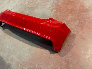 Paragolpes trasero A1 rojo