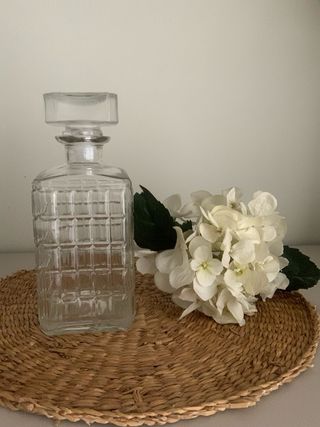 Licorera de cristal tallado