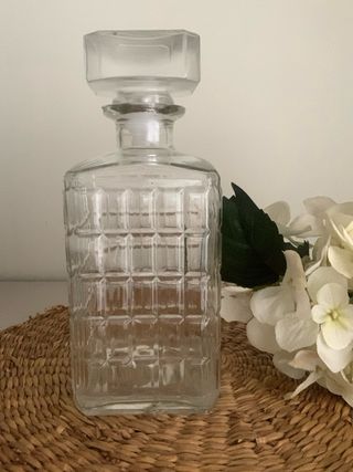 Licorera de cristal tallado