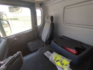 Scania P 380-CAMIONES PORTAMAQUINARIAS