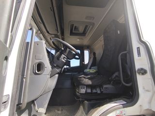 Scania P 380-CAMIONES PORTAMAQUINARIAS