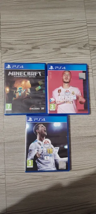 PS4 1TB + Controller + Giochi e cavo di ricarica