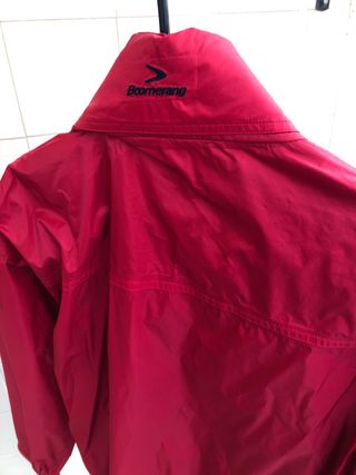 Chubasquero rojo