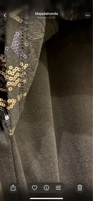 Vestido negro con lentejuelas y algodón