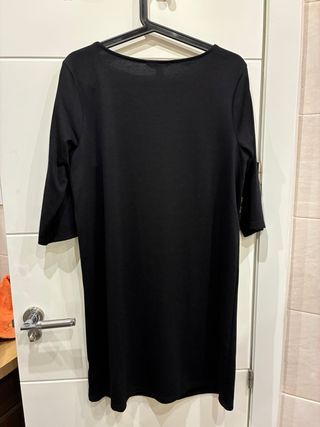 Vestido negro con lentejuelas y algodón