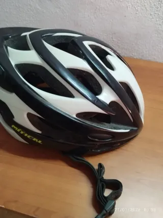Casco de bicicleta negro