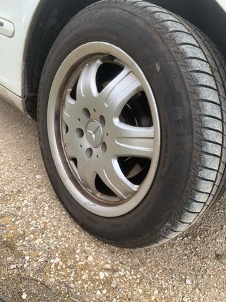 4 llantas con neumaticos Mercedes W203 220 CDI
