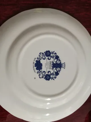 Vajilla cerámica azul y blanca