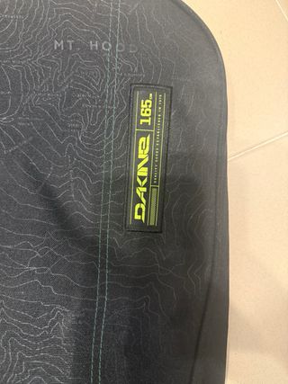 Equipo snowboard Volkl Burton Salomon Dakine