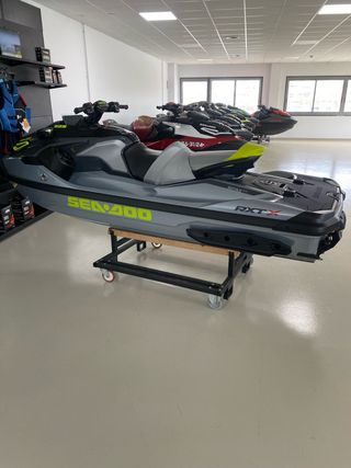 Moto de agua SeaDoo RXT 325 2026