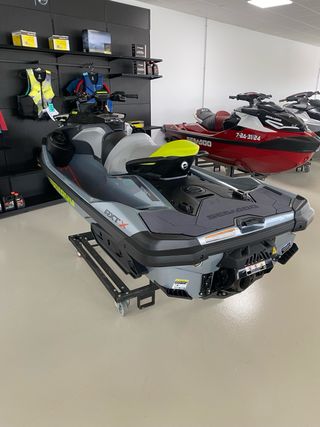 Moto de agua SeaDoo RXT 325 2026