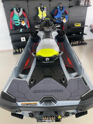 Moto de agua SeaDoo RXT 325 2026